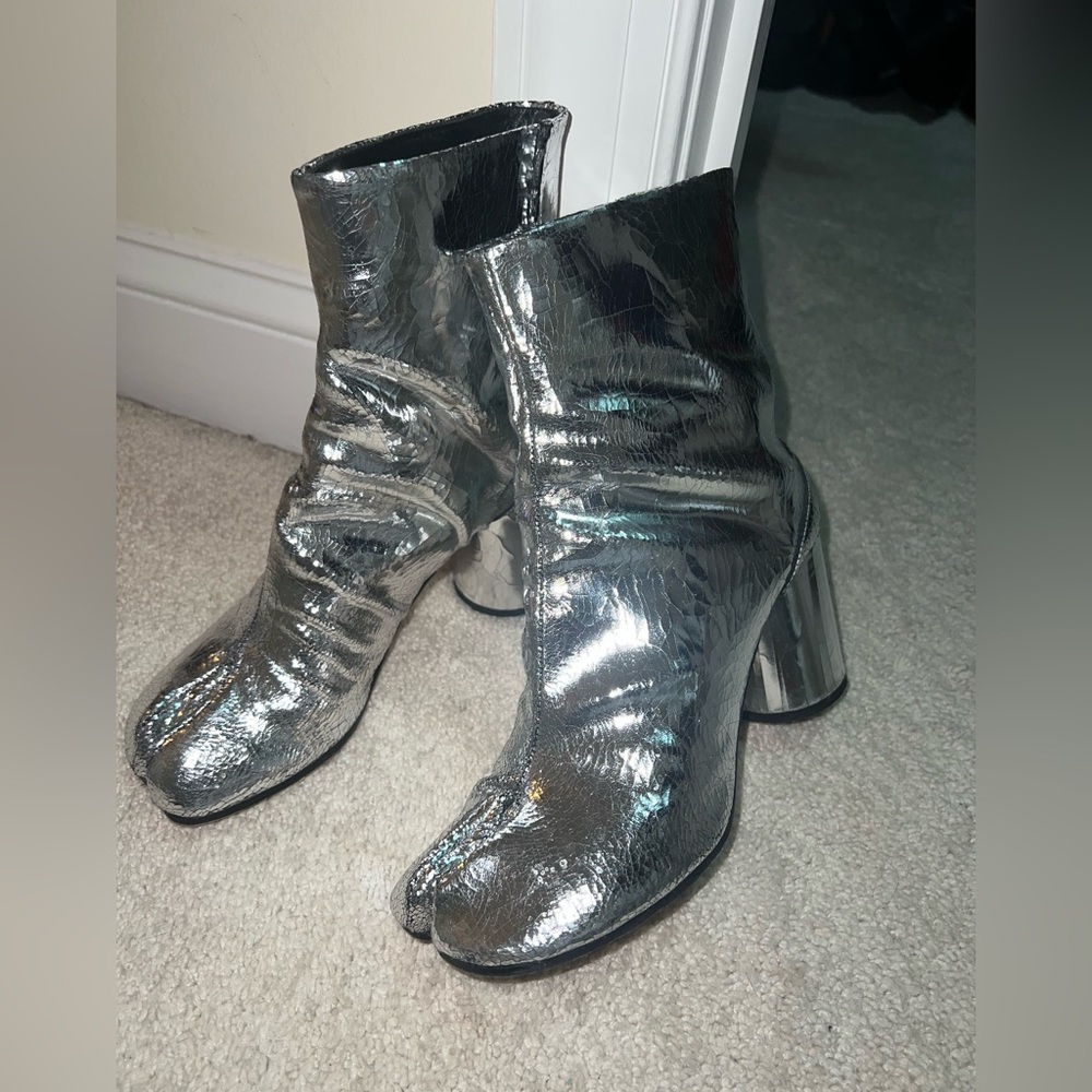 Maison margiela metallic tabi ankle boots